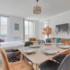 https://ah-face-pretty-apartment-champs-elysees-6p.fr-paris.fr